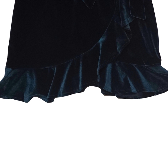 She + Sky Stretch Emerald Green Velvet Mini Dress Medium - Picture 6 of 9